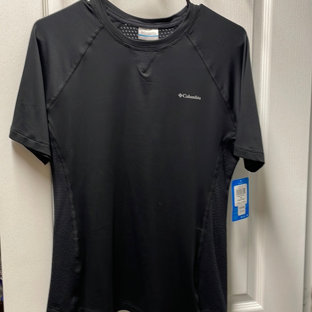 Women’s Columbia Omni wick shirt